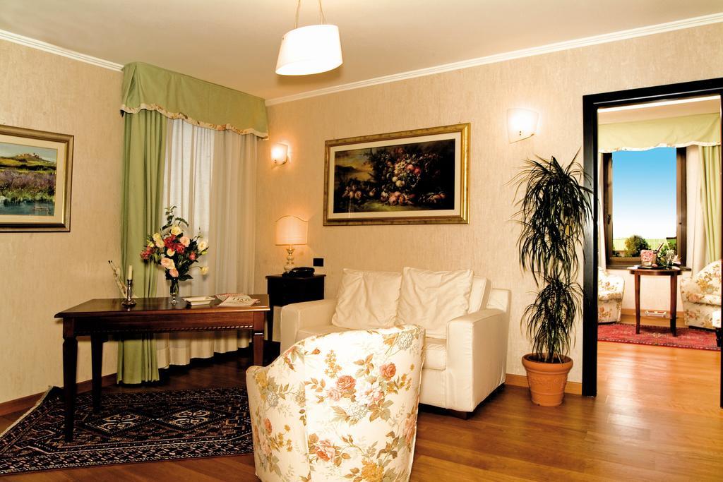 Balletti Palace Hotel Viterbo Room photo